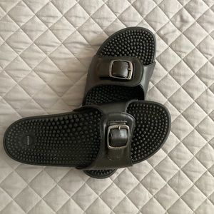 PERFECT CONDITION, Kenkoh, “Happy Feet” massage  sandals. Women size 9/26 Black